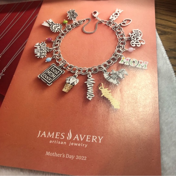 James Avery jewelry catalogs from 2022-2023 set of 5 - Picture 6 of 7